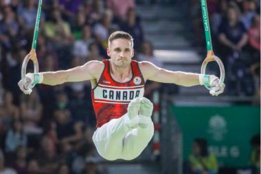 Zack Eberwein代表加拿大参加吊环比赛